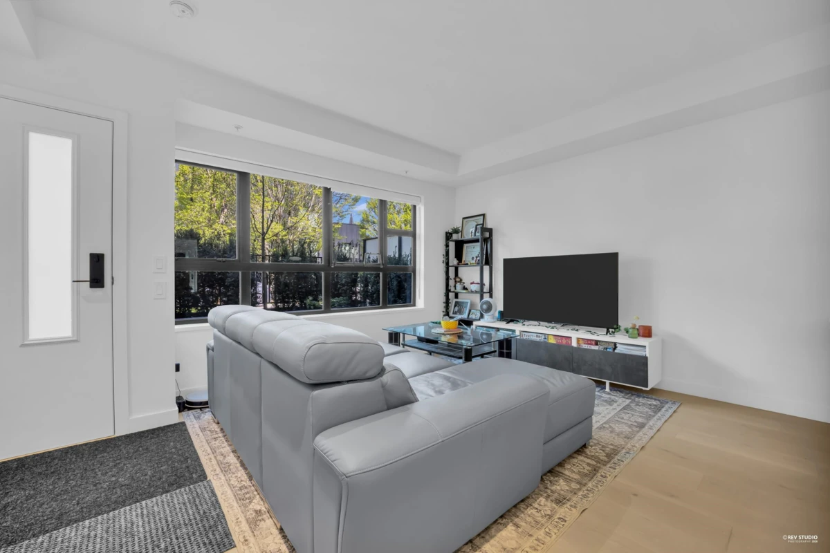 Family Room Photo of 37 530 W 28th Avenue, Vancouver, BC