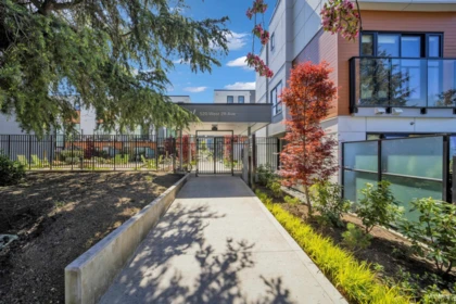 Hallway Photo of 37 530 W 28th Avenue, Vancouver, BC