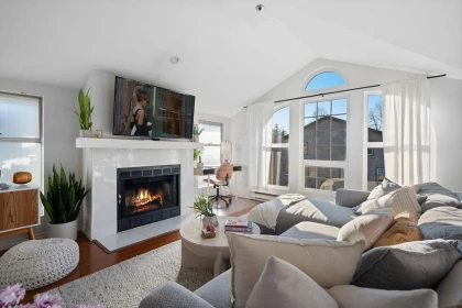 Breakfast Nook Photo of 404 888 W 13th Avenue, Vancouver, BC
