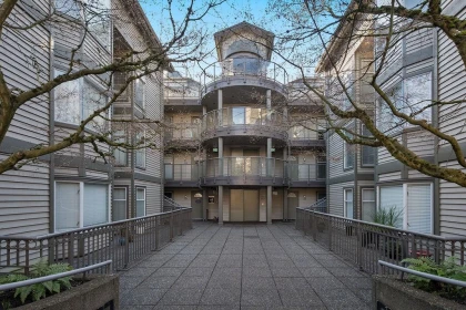 Garden / Landscaping Photo of 404 888 W 13th Avenue, Vancouver, BC