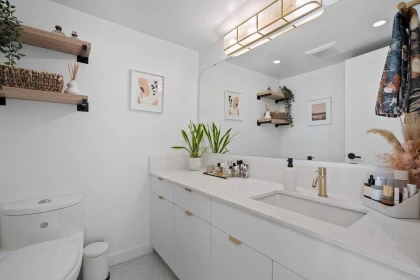 Laundry Room Photo of 404 888 W 13th Avenue, Vancouver, BC