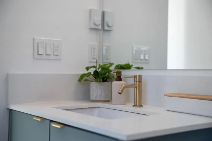 Powder Room Photo of 404 888 W 13th Avenue, Vancouver, BC