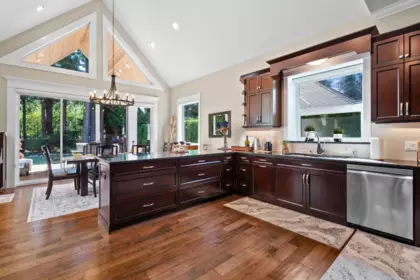 Kitchen Island Photo of 2732 Northcrest Drive, Surrey, BC
