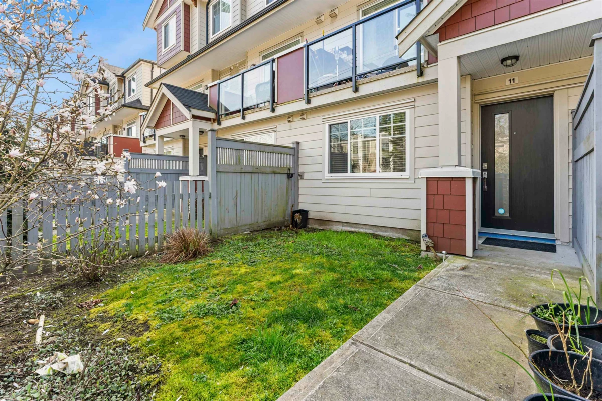 Living Room Photo of 11 13898 64 Avenue, Surrey, BC