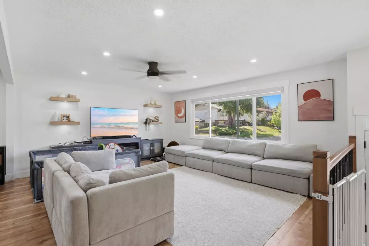 Living Room Photo of 7096 E Brewster Drive, Delta, BC