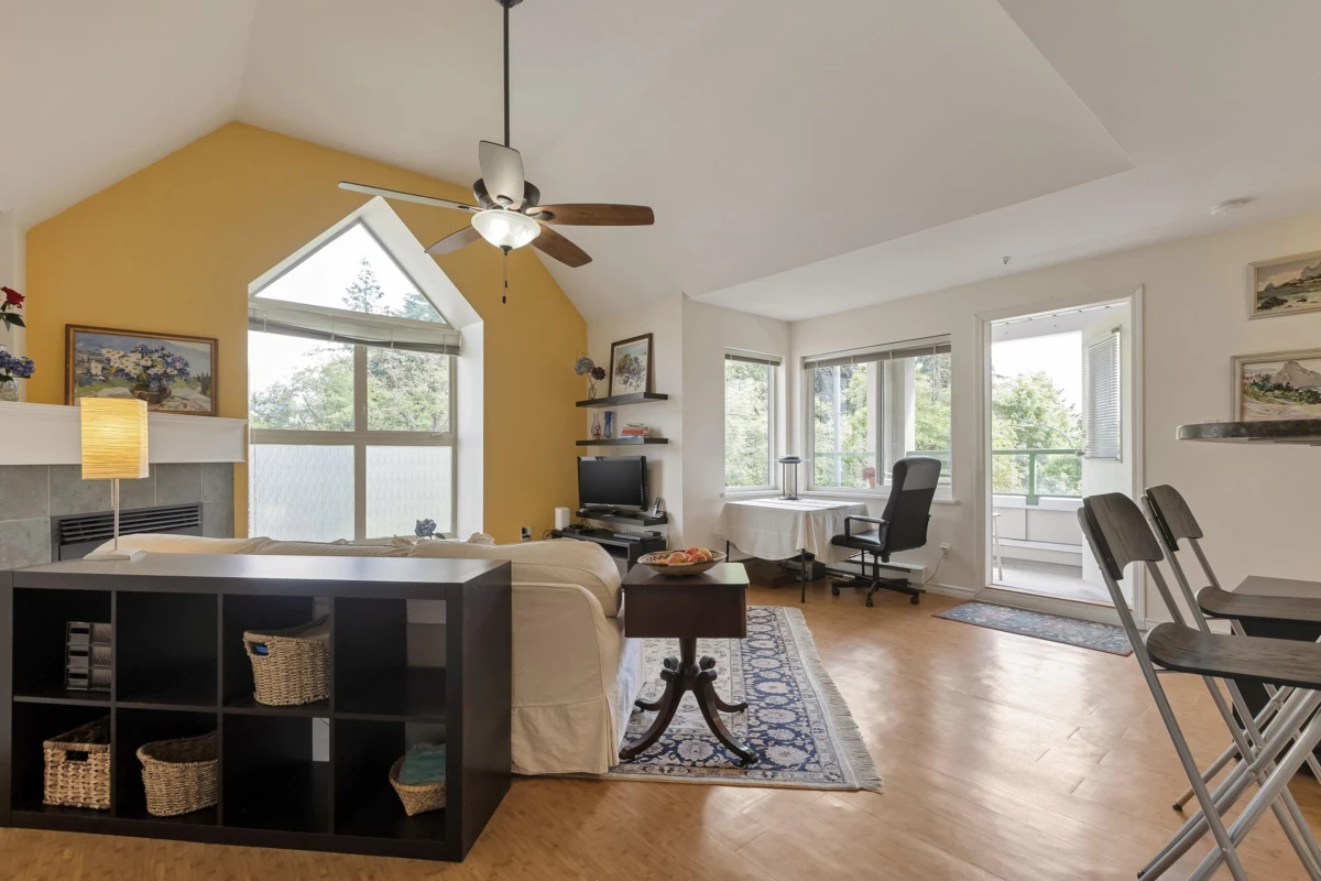 Dining Area Photo of 311 10128 132 Street, Surrey, BC
