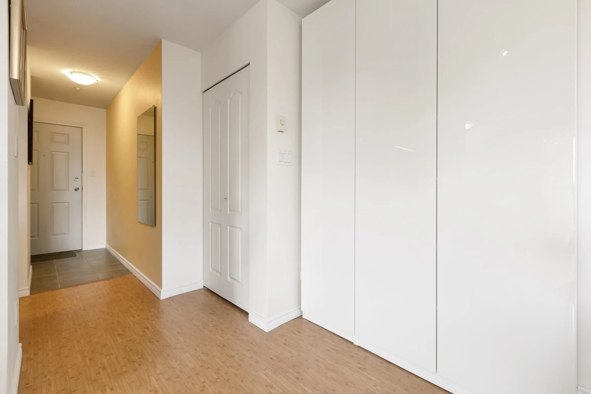 Family Room Photo of 311 10128 132 Street, Surrey, BC