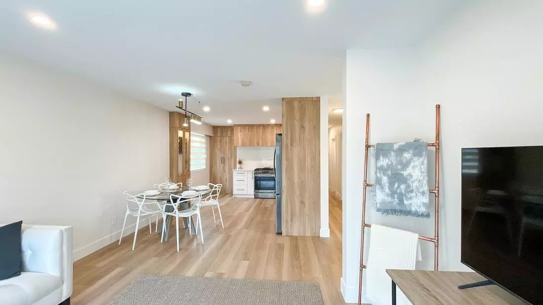 Family Room Photo of 320 E 57th Avenue, Vancouver, BC