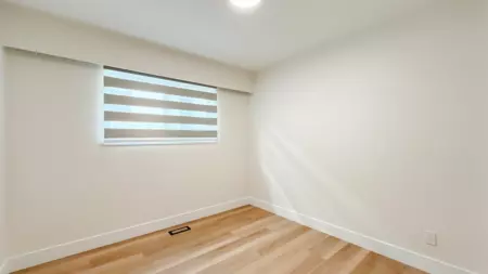 Basement Recreation Room Photo of 320 E 57th Avenue, Vancouver, BC
