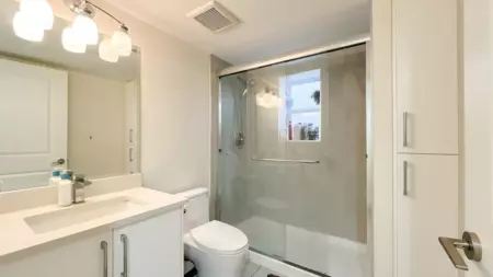 Guest Bathroom Photo of 320 E 57th Avenue, Vancouver, BC