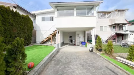 Hot Tub / Spa Photo of 320 E 57th Avenue, Vancouver, BC