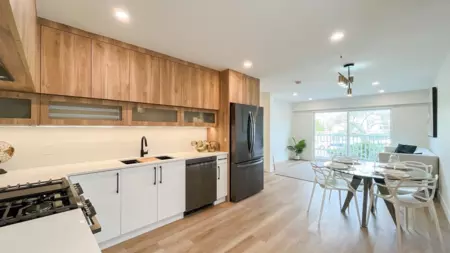 Kitchen Island Photo of 320 E 57th Avenue, Vancouver, BC