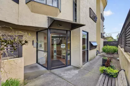 Entry Foyer Photo of 101 8645 Osler Street, Vancouver, BC