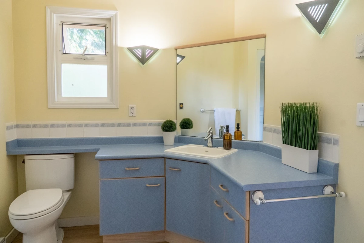 Laundry Room Photo of 37267 Schooner Way, Pender Island, BC