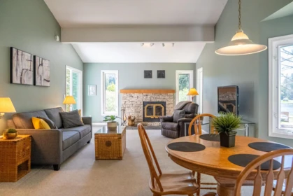 Breakfast Nook Photo of 37267 Schooner Way, Pender Island, BC