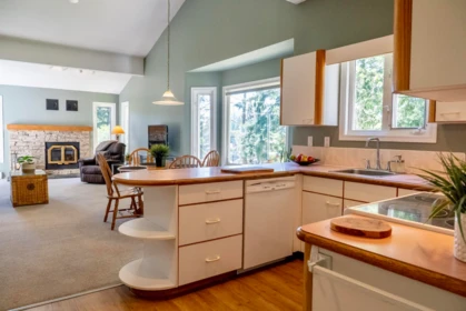 Guest Bathroom Photo of 37267 Schooner Way, Pender Island, BC