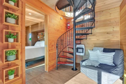 Entry Foyer Photo of BLK D DL 355 Cascade Bay, Harrison Hot Springs, BC