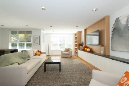 Hallway Photo of 312 3205 Mountain Highway, North Vancouver, BC