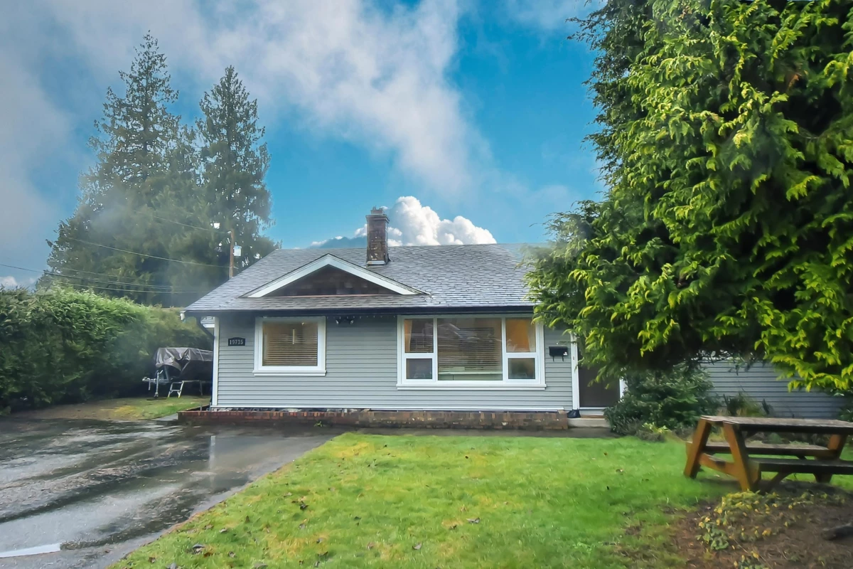 Living Room Photo of 19735 48 Avenue, Langley, BC