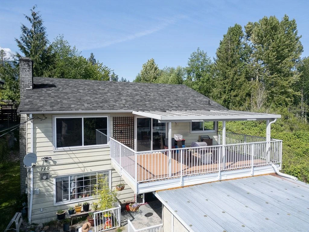 Living Room Photo of 710 Gibsons Way, Gibsons, BC