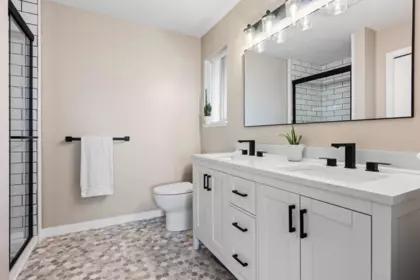 Hallway Photo of 46733 Sylvan Drive, Chilliwack, BC