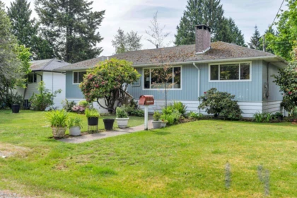 13890 Blackburn Avenue, White Rock, BC, White Rock — 3 bed single family residence for sale