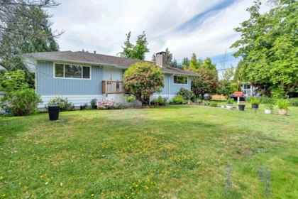 Family Room Photo of 13890 Blackburn Avenue, White Rock, BC
