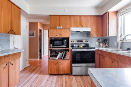 Kitchen Island Photo of 13890 Blackburn Avenue, White Rock, BC