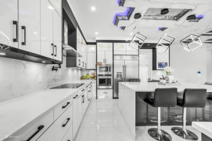 Kitchen Island Photo of 13362 87b Avenue, Surrey, BC