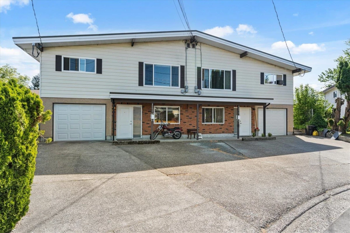 Living Room Photo of 46675 Andrews Avenue, Chilliwack, BC