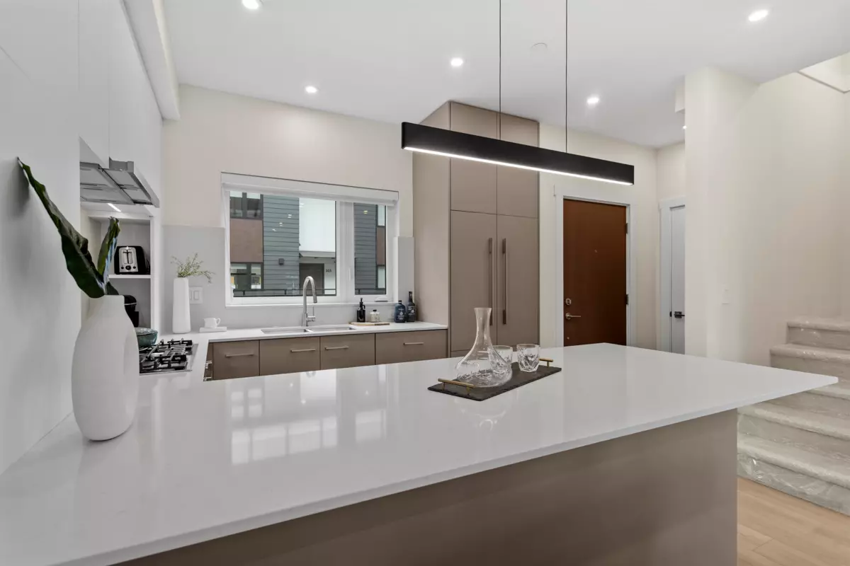 Dining Area Photo of 311 342 Mountain Highway, North Vancouver, BC