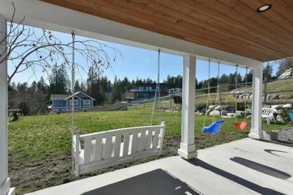 Mudroom Photo of 605 Woodland Avenue, Gibsons, BC