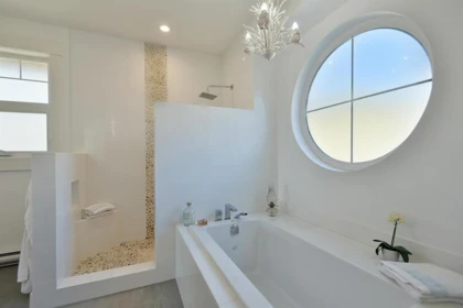 Powder Room Photo of 605 Woodland Avenue, Gibsons, BC