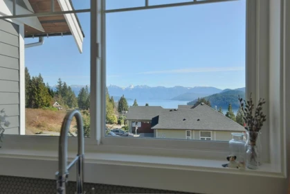 Primary Bedroom Photo of 605 Woodland Avenue, Gibsons, BC