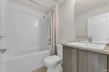 Primary Bathroom Photo of 25 30930 Westridge Place, Abbotsford, BC