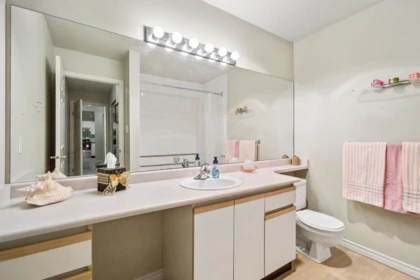 Powder Room Photo of 305 7459 Moffatt Road, Richmond, BC