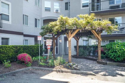 Garden / Landscaping Photo of 209 33480 George Ferguson Way, Abbotsford, BC