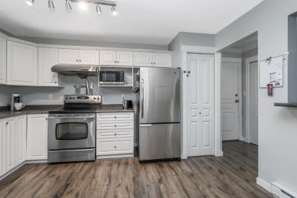 Kitchen Photo of 209 33480 George Ferguson Way, Abbotsford, BC