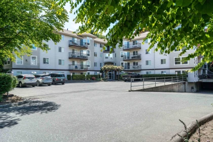 Swimming Pool Photo of 209 33480 George Ferguson Way, Abbotsford, BC