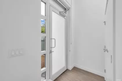 Primary Bathroom Photo of TH1 6398 Silver Avenue, Burnaby, BC