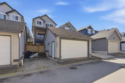Backyard Photo of 15871 28 Avenue, Surrey, BC