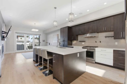 Kitchen Island Photo of 15871 28 Avenue, Surrey, BC