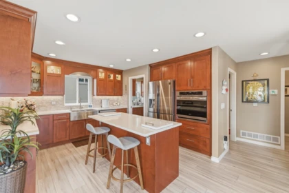 Kitchen Island Photo of 1542 Alpine Lane, Coquitlam, BC