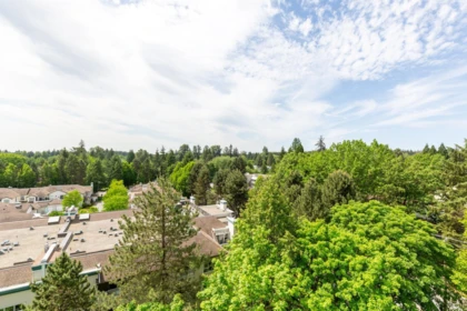 Hot Tub / Spa Photo of 905 15030 101 Avenue, Surrey, BC
