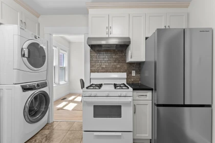 Kitchen Island Photo of 178 E King Edward Avenue, Vancouver, BC