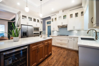 Kitchen Island Photo of 1031 Jay Crescent, Squamish, BC
