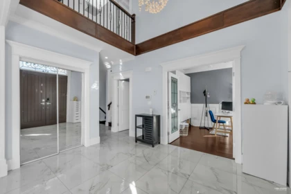 Entry Foyer Photo of 4133 Victory Street, Burnaby, BC