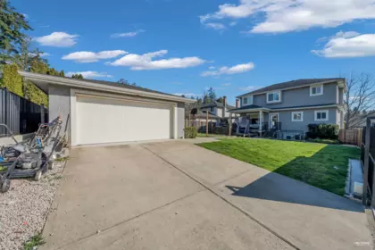 Front Yard Photo of 4133 Victory Street, Burnaby, BC