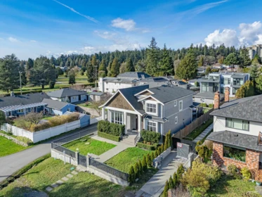 Hot Tub / Spa Photo of 4133 Victory Street, Burnaby, BC