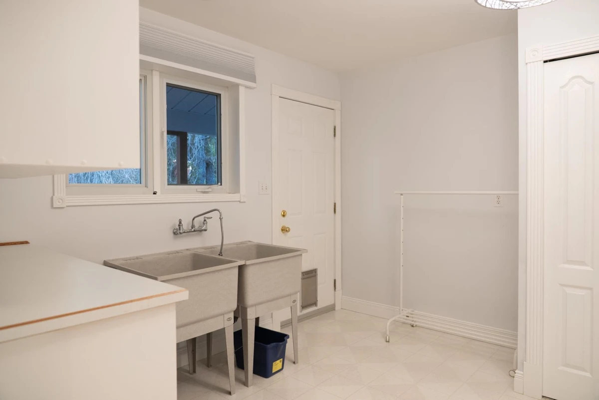 Laundry Room Photo of 37189 Schooner Way, Pender Island, BC